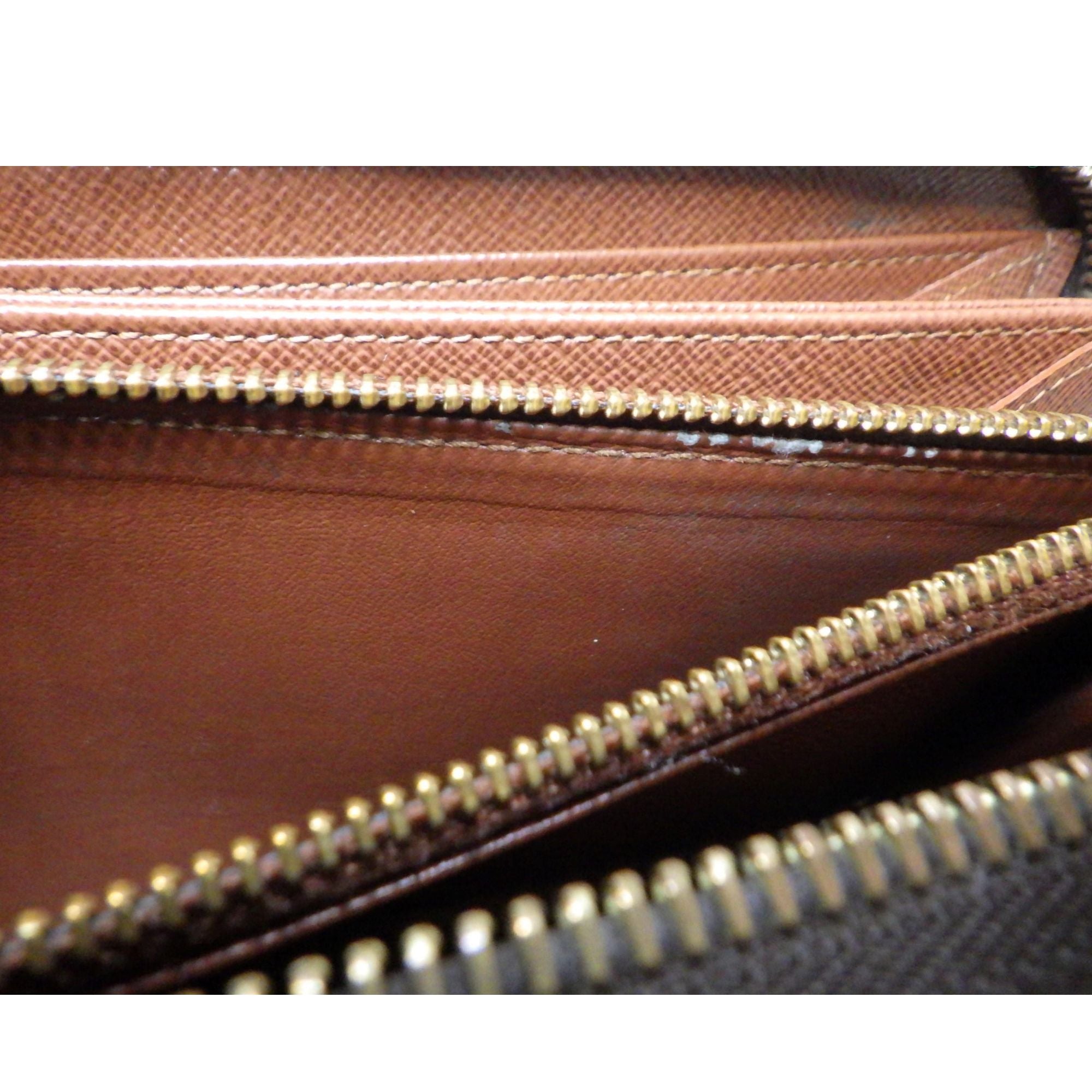 Louis Vuitton Zippy Wallet Monogram