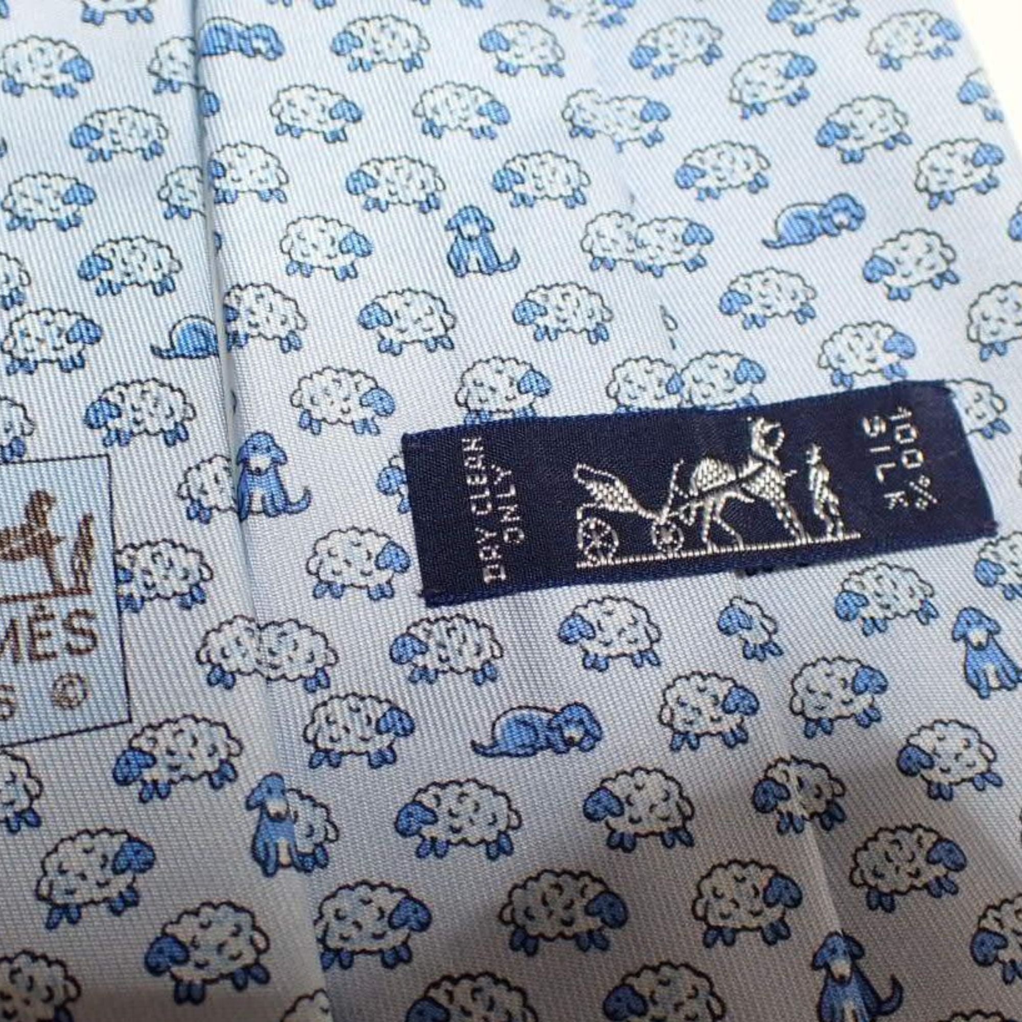 Corbata Hermès París de Seda con Motivo de Ovejas Azul Celeste