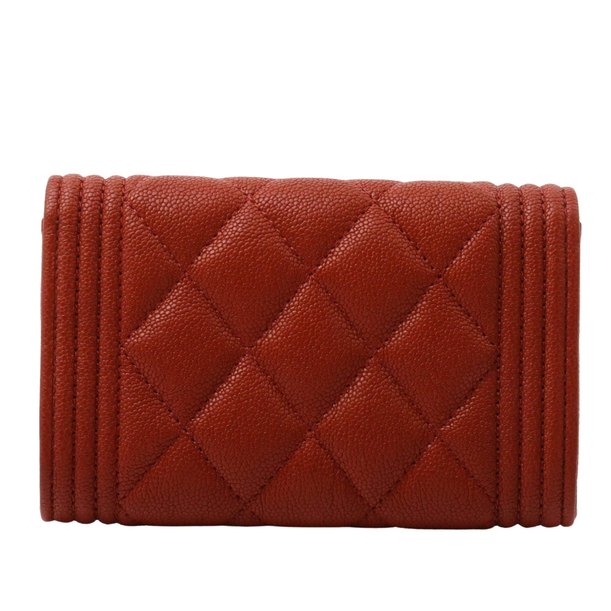 Chanel Boy Wallet Small Roja en Piel Caviar Acolchada