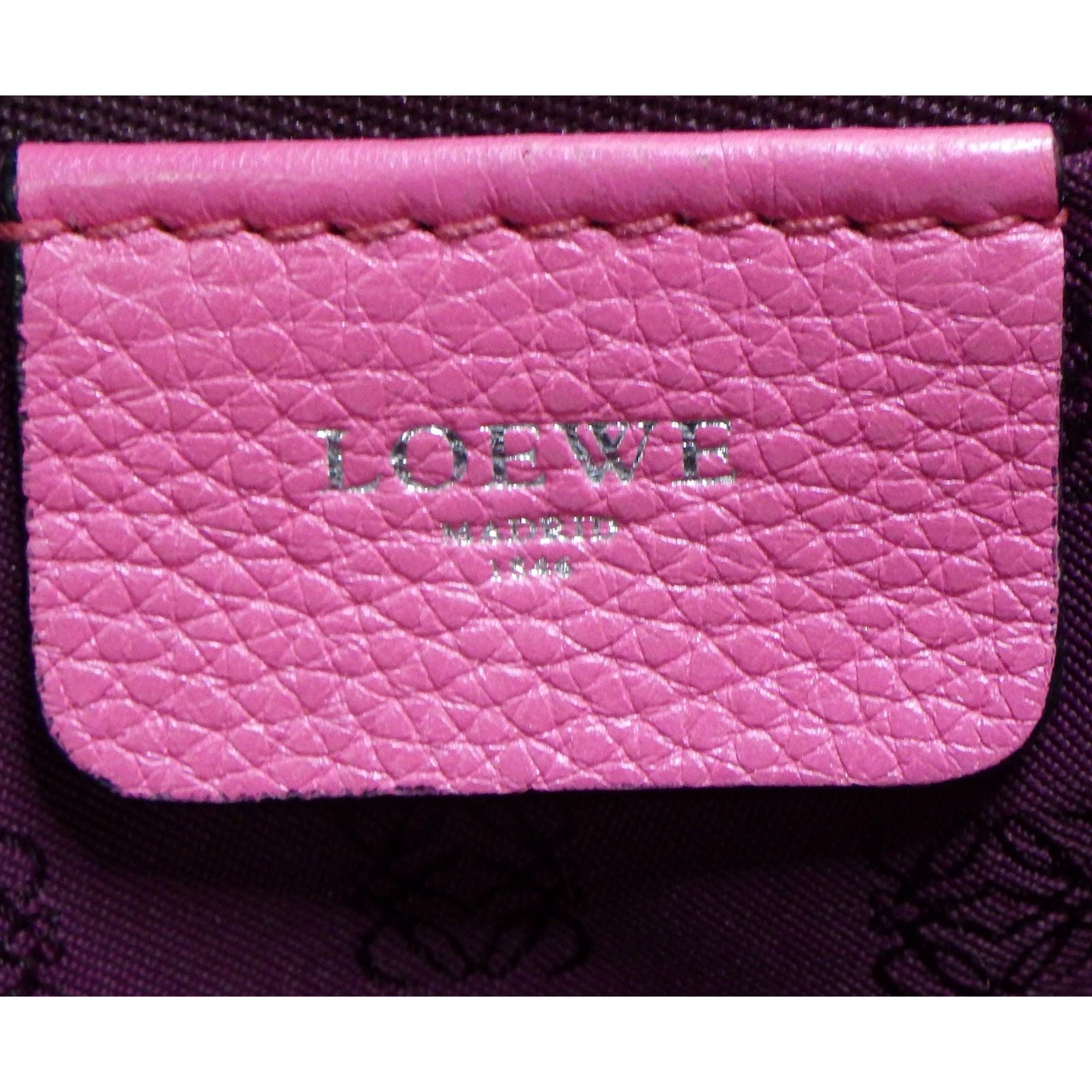 Bolso Loewe Flamenco Rosa en Piel Granulada con Borlas