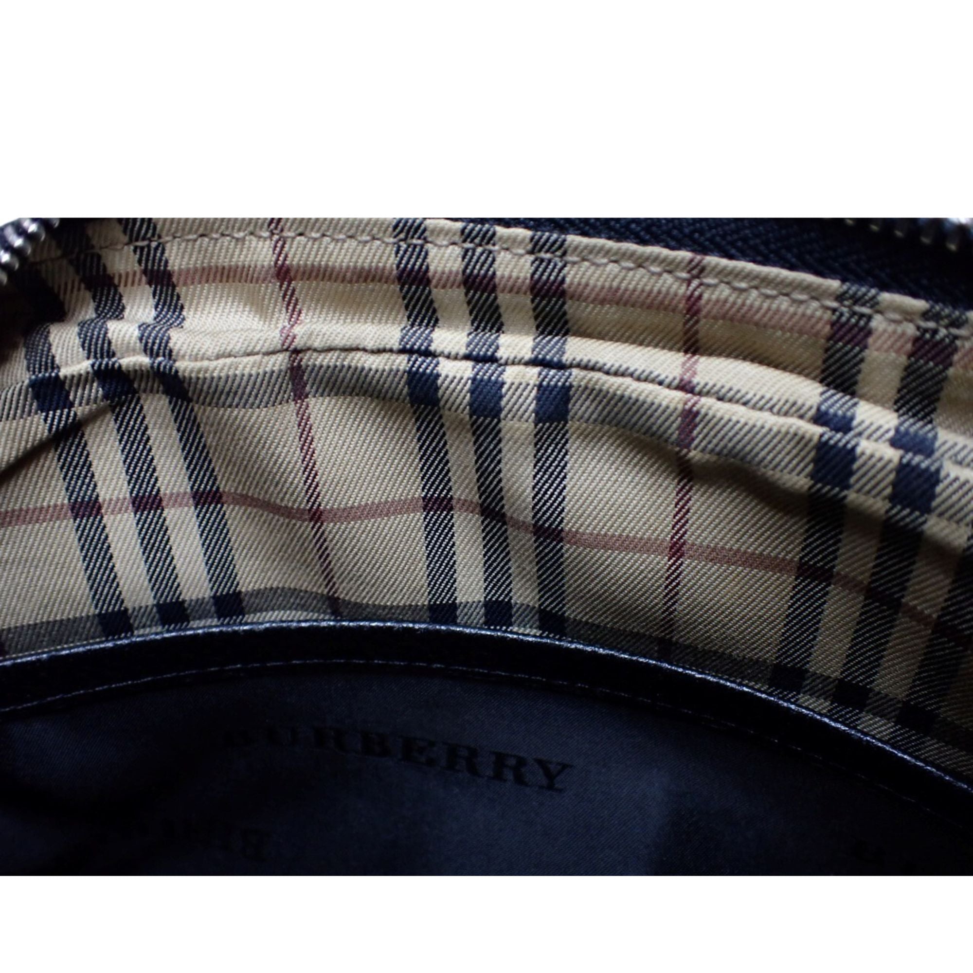 Bolso de mano Burberry para caballero en piel negra granulada