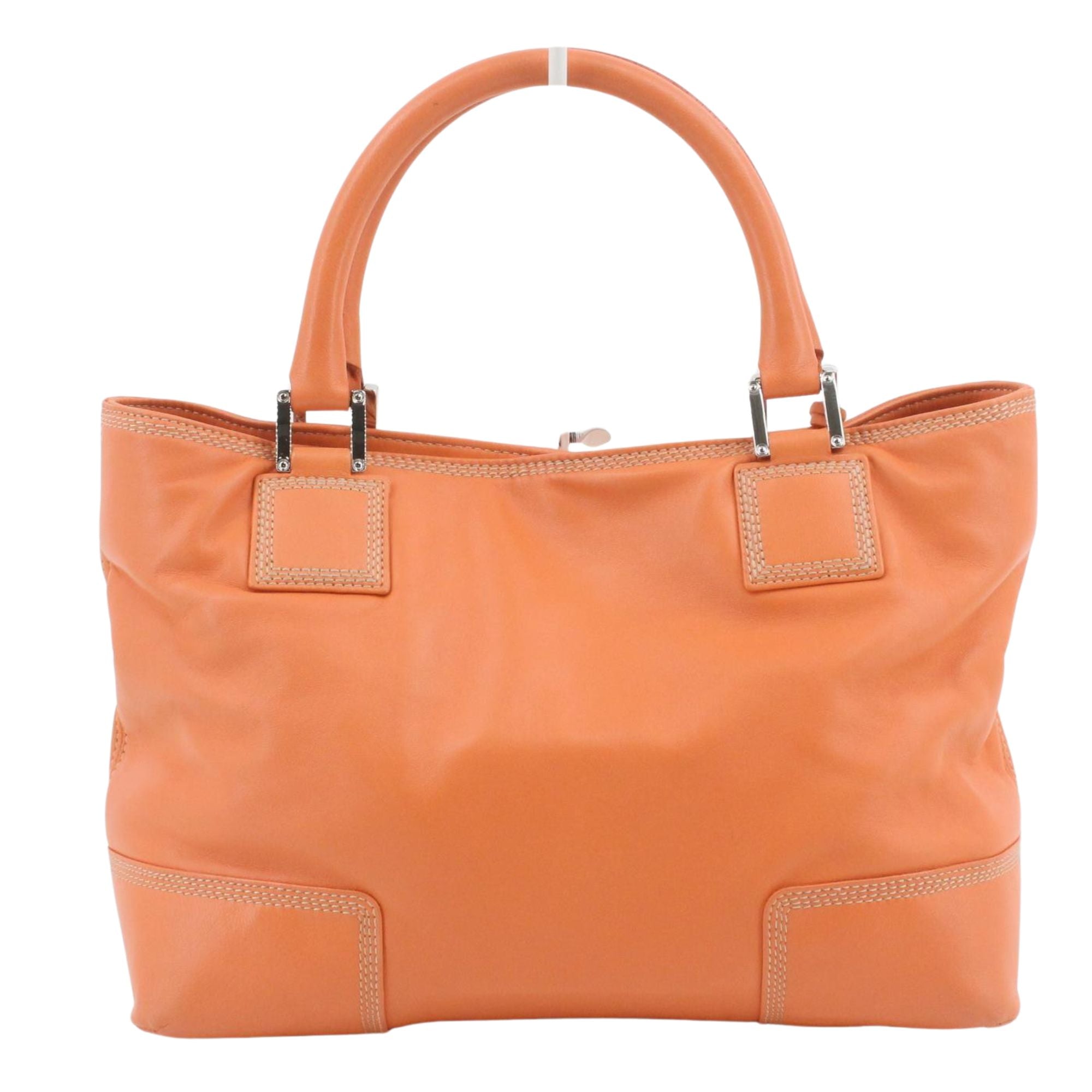 Bolso Loewe Amazona Tote de piel color melocotón – Elegancia relajada con sello artesanal