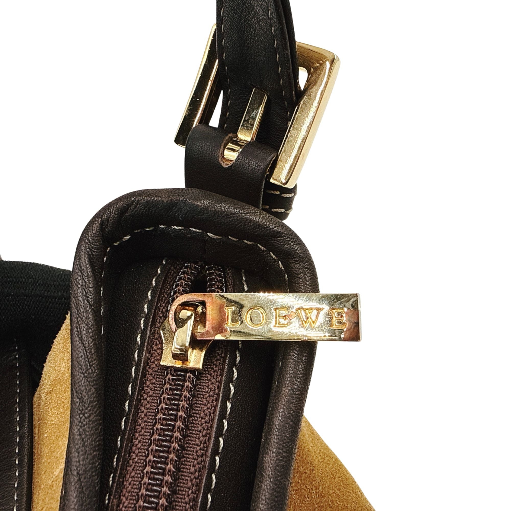 Bolso Loewe Vintage de ante camel y piel marrón – Elegancia artesanal española