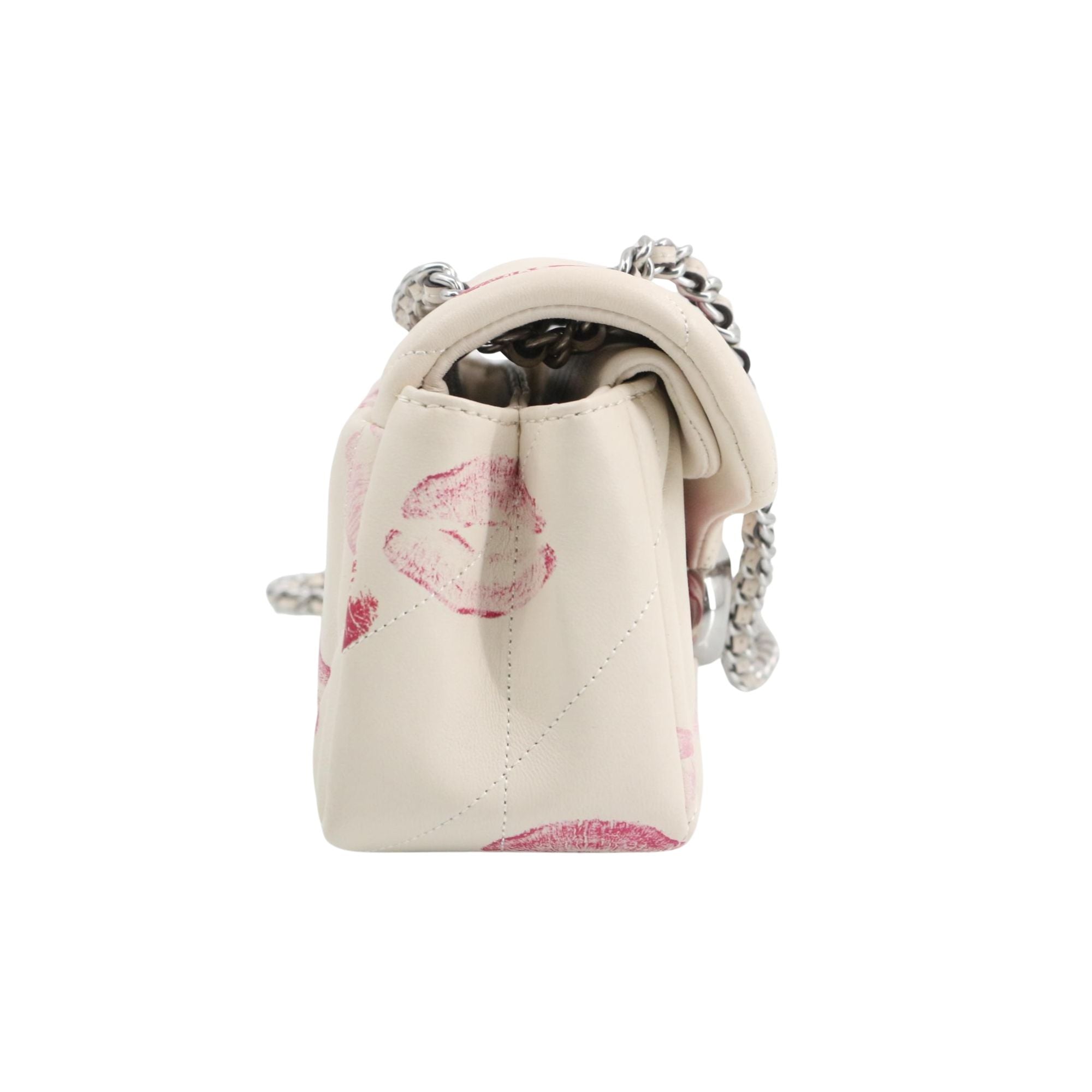Coach Pillow Tabby 20 Kiss Print en Piel Acolchada Marfil