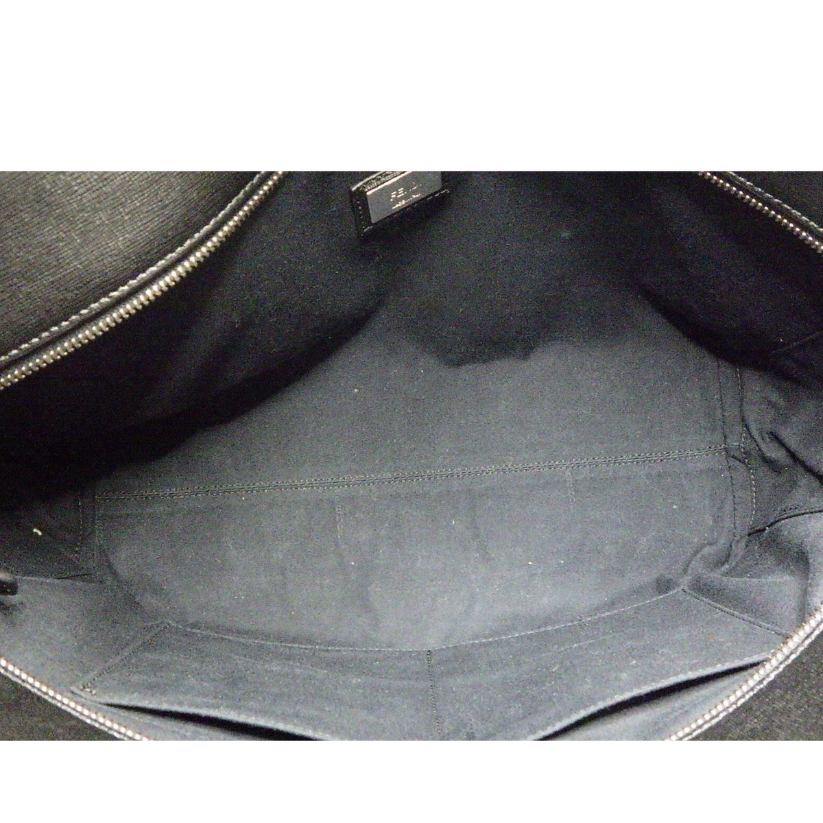 Fendi Tote negro con logo FENDI multicolor en relieve