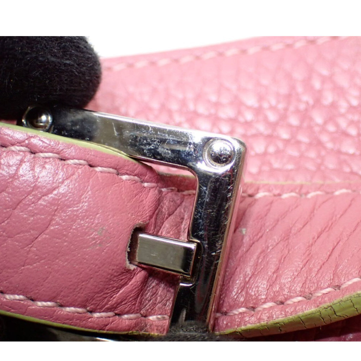 Loewe – Bolso bandolera de piel rosa con solapa y cierre metálico