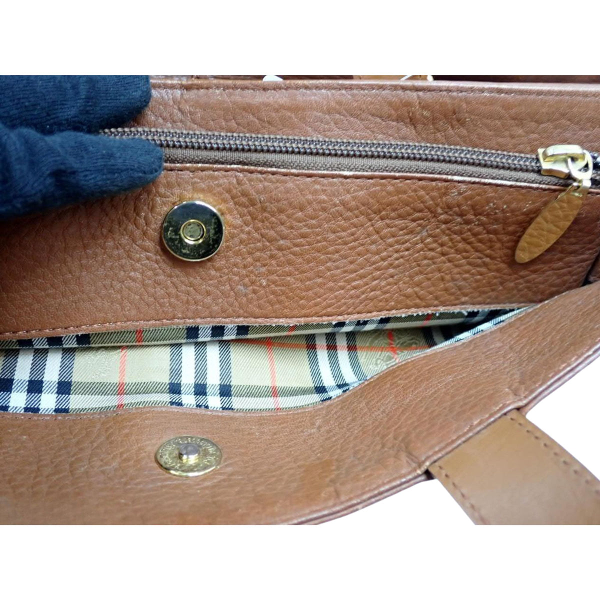 Burberry Vintage – Bolso Tote de Piel Marrón Coñac con Forro de Cuadros