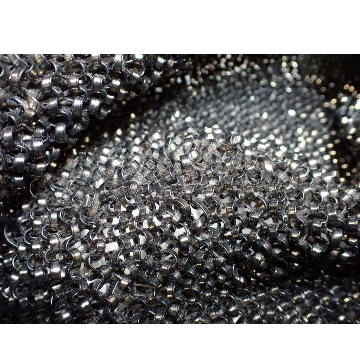 ANTEPRIMA – Bolso de malla metálica negra con diseño fruncido y asas largas
