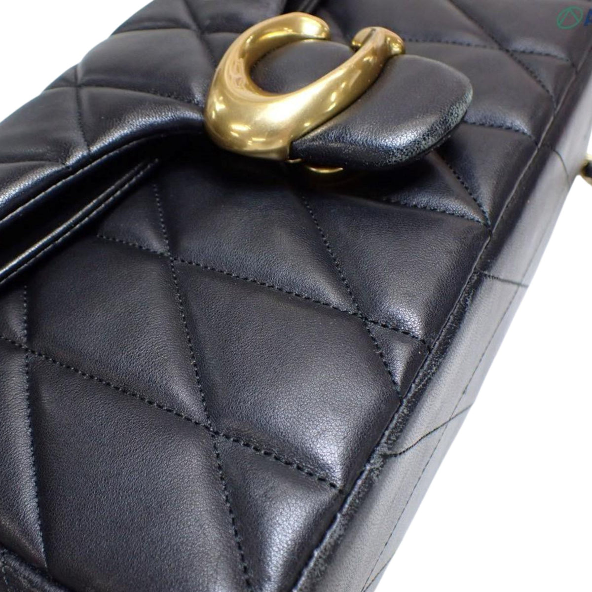Coach Tabby acolchado negro de piel con cadena dorada