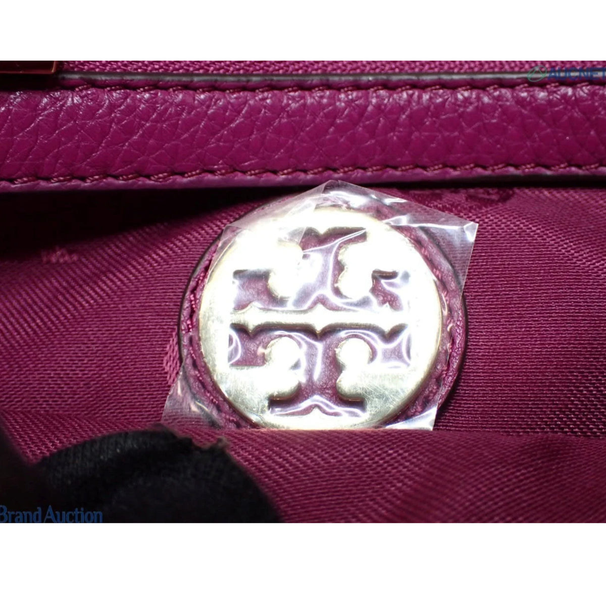 Tory Burch Bolso de Hombro de Piel Fucsia con Logo Dorado y Cadena – Vintage