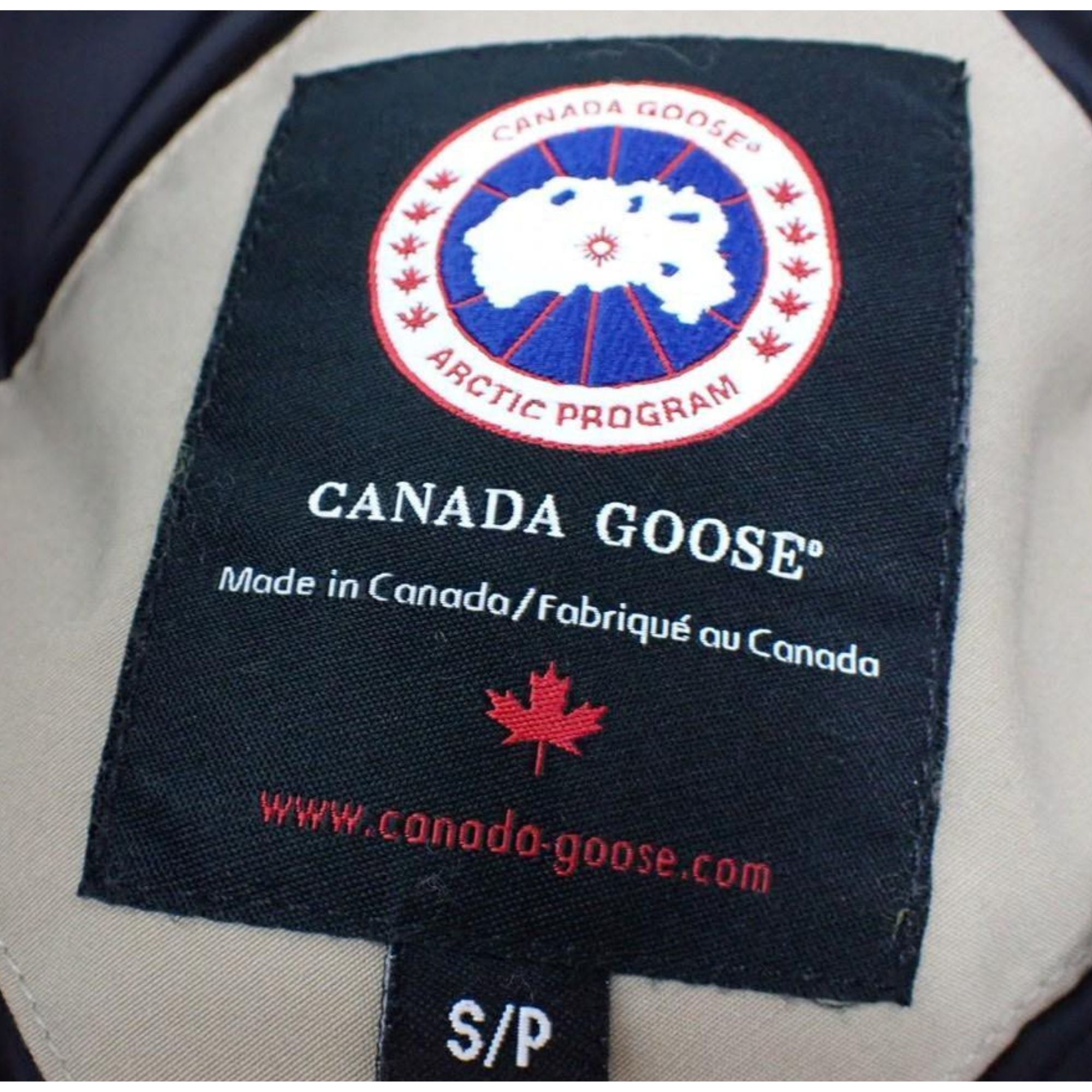 Canada Goose Kensington Parka beige con capucha de pelo – Sin usar