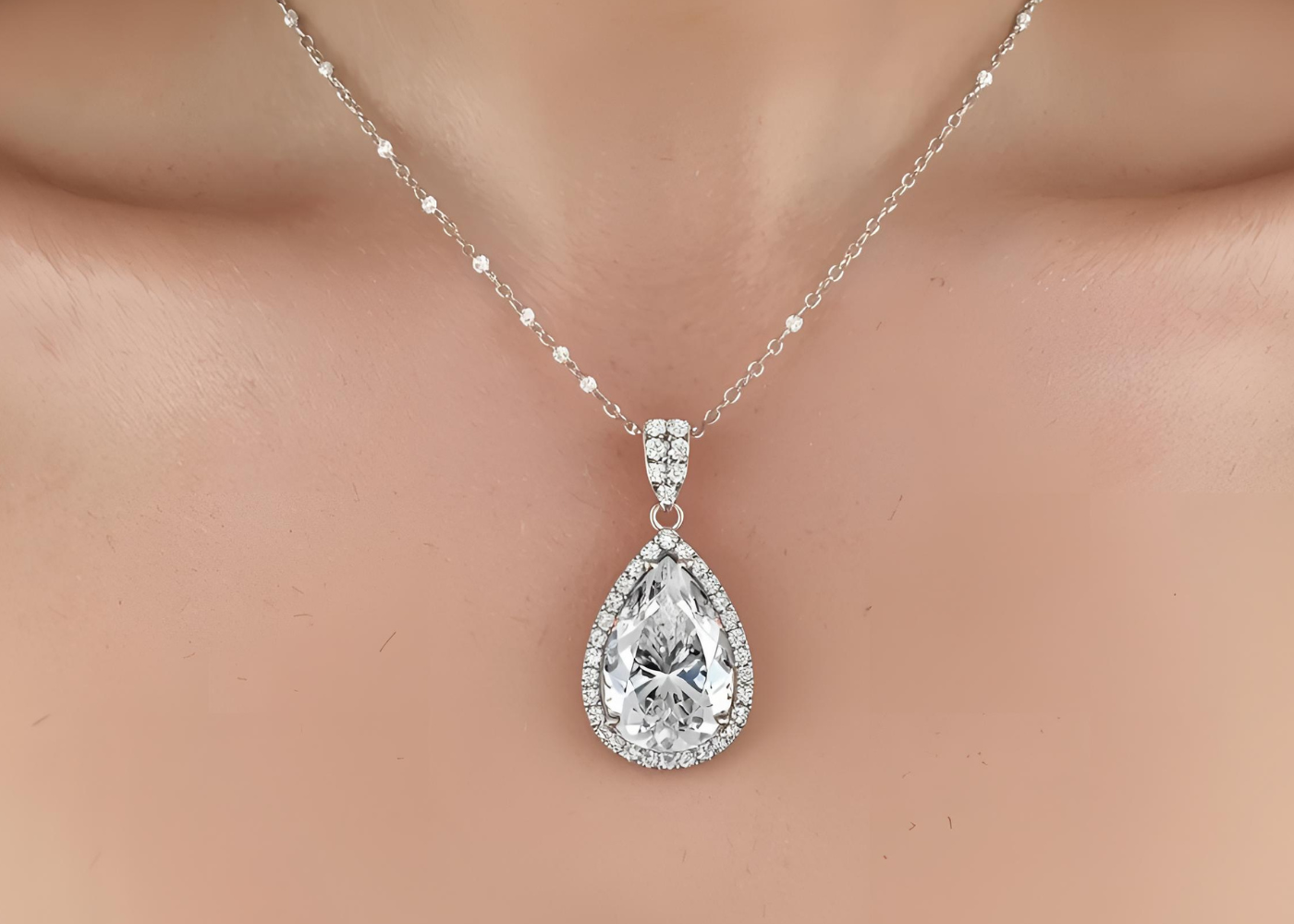 💠 Guía de joyas: colgantes con diamantes — luz sutil y sofisticación diaria