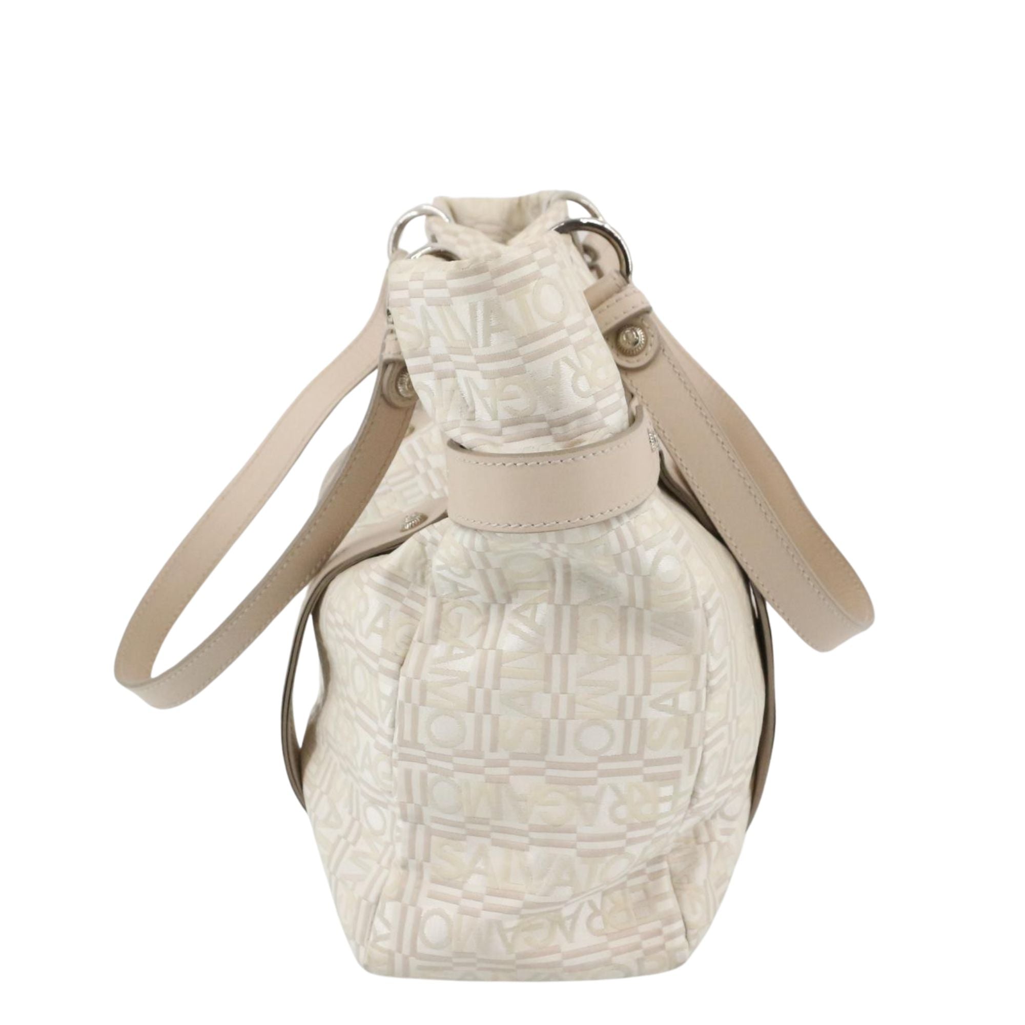 Bolso tote Salvatore Ferragamo beige jacquard monograma con detalles en piel