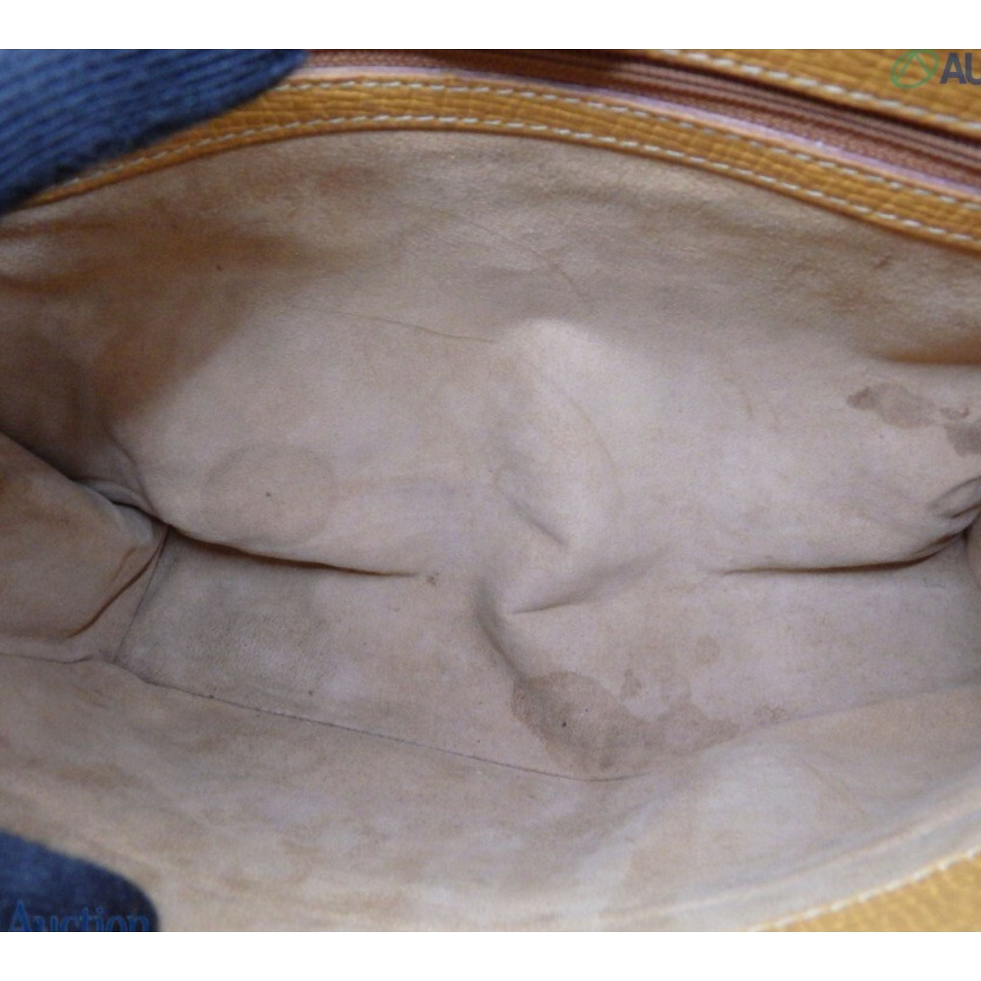 Bolso Loewe Vintage de Piel Color Camel – Elegancia Española Atemporal