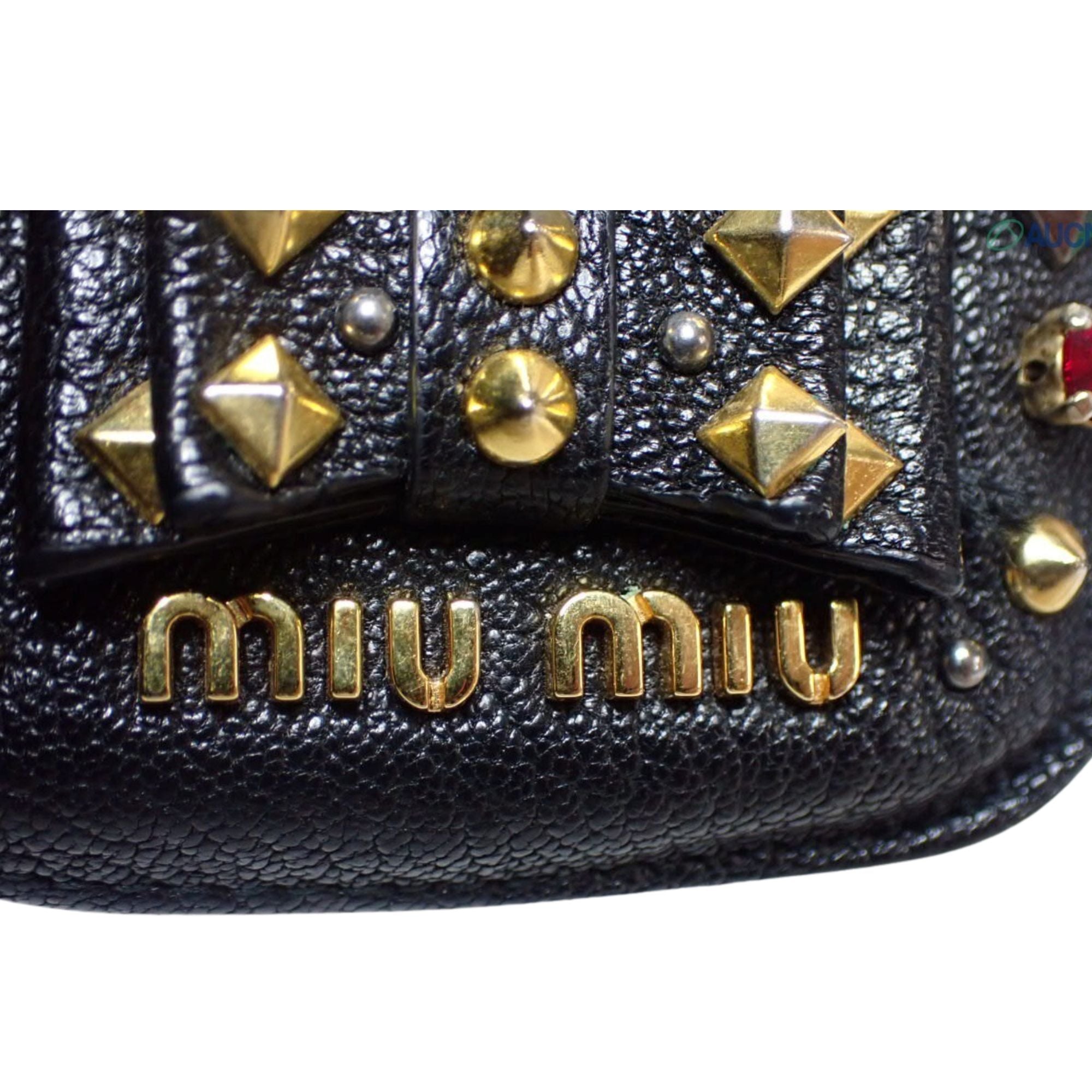 Miu Miu Funda de Móvil / Mini Pouch Negra con Tachuelas y Cristales