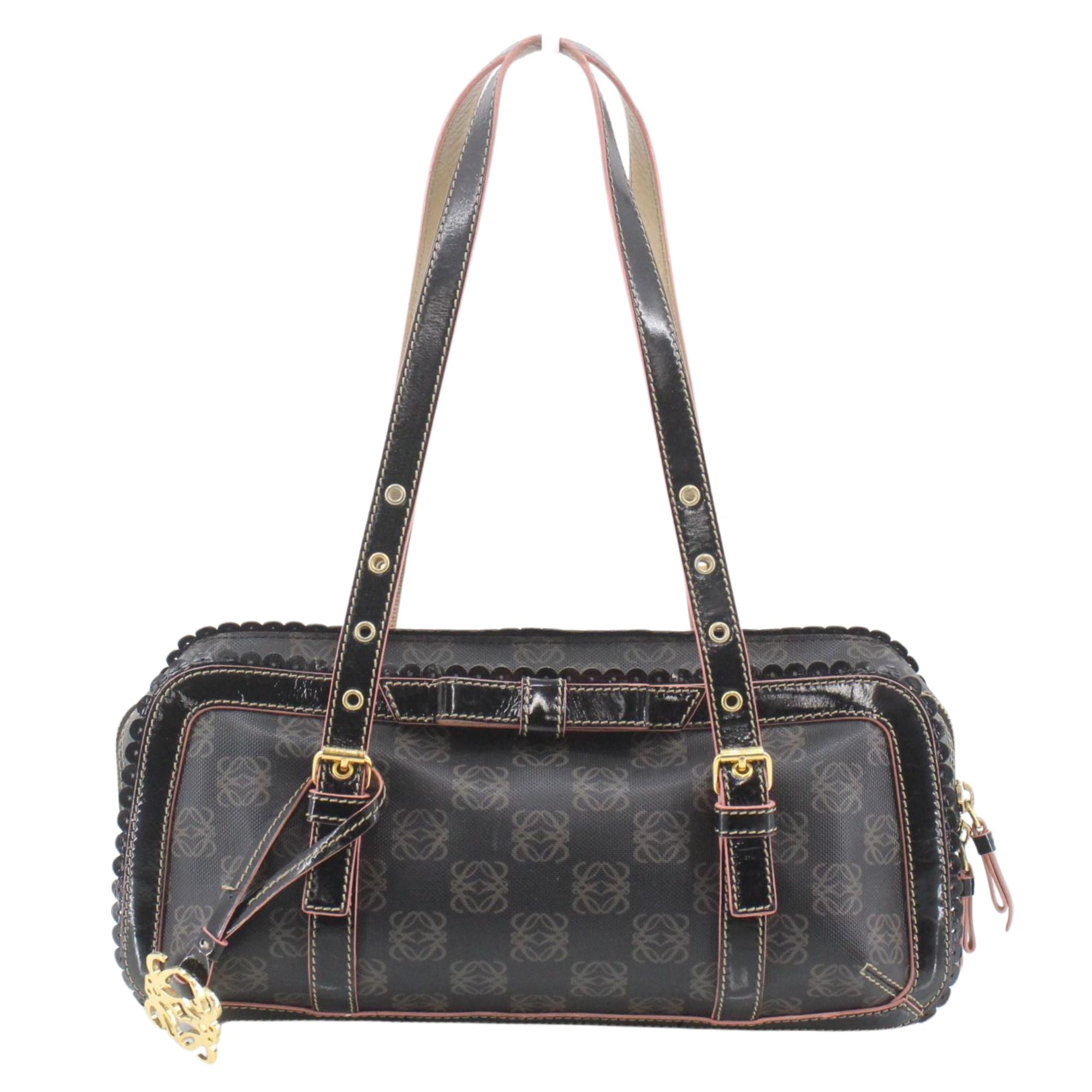 Loewe Monogram Shoulder Bag Negra con Charol y Detalles Rosados