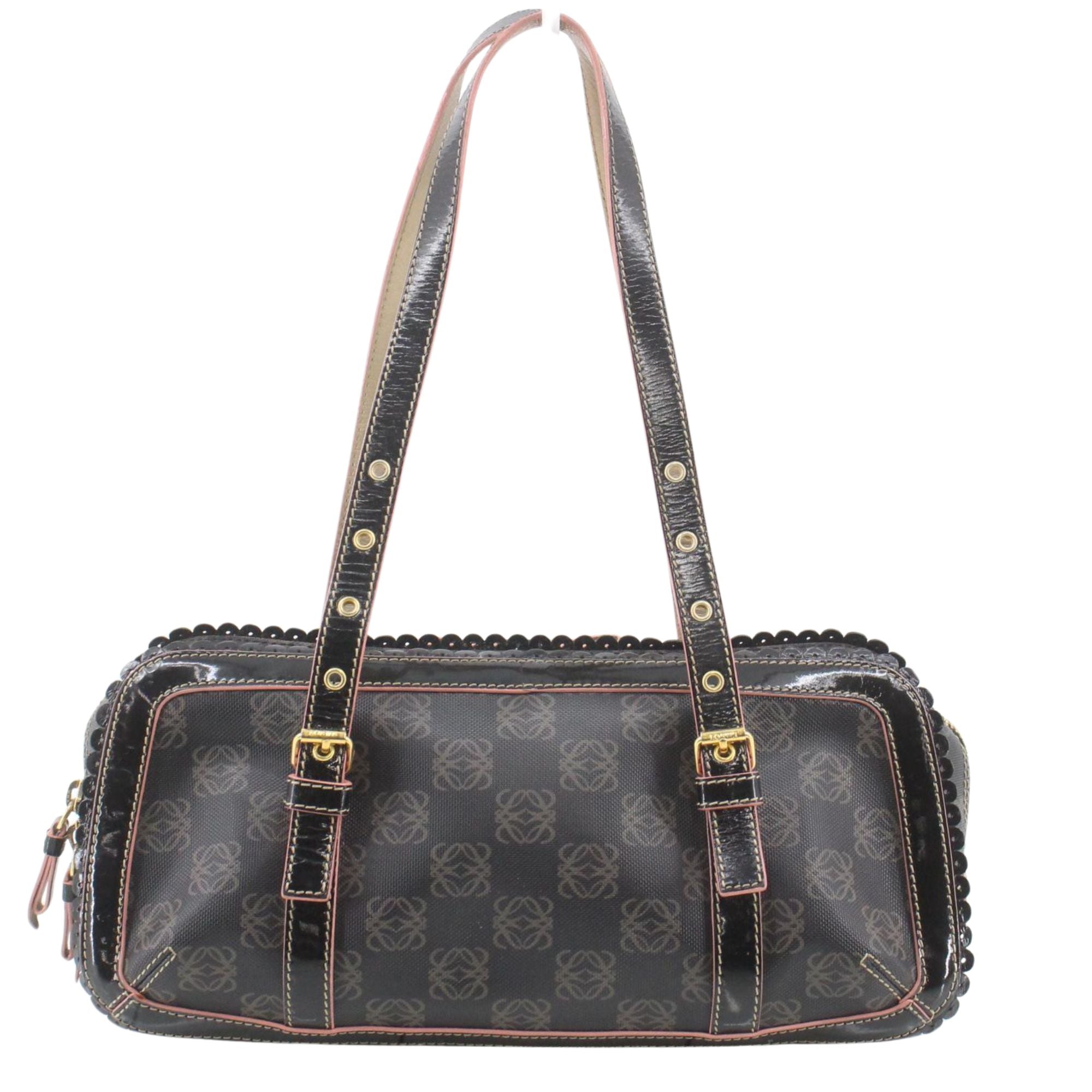 Loewe Monogram Shoulder Bag Negra con Charol y Detalles Rosados