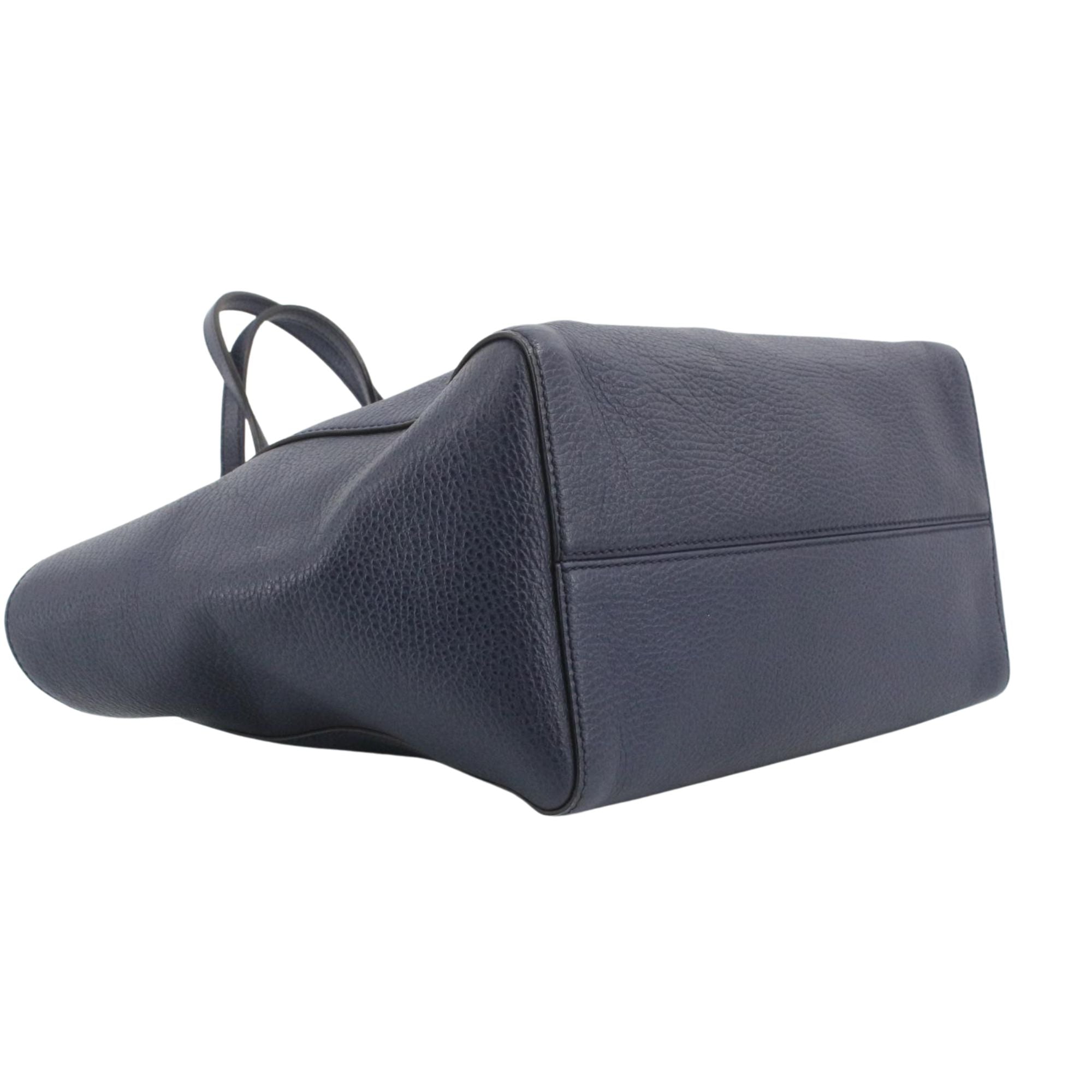 Gucci Swing Tote en piel azul marino