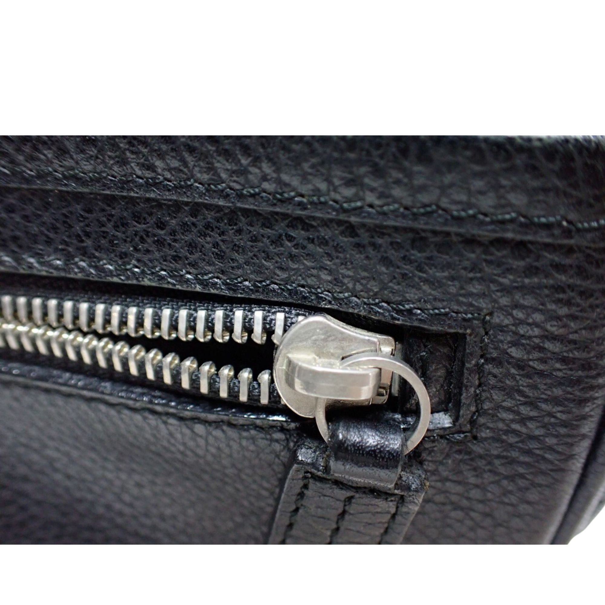 Bolso de mano Burberry para caballero en piel negra granulada