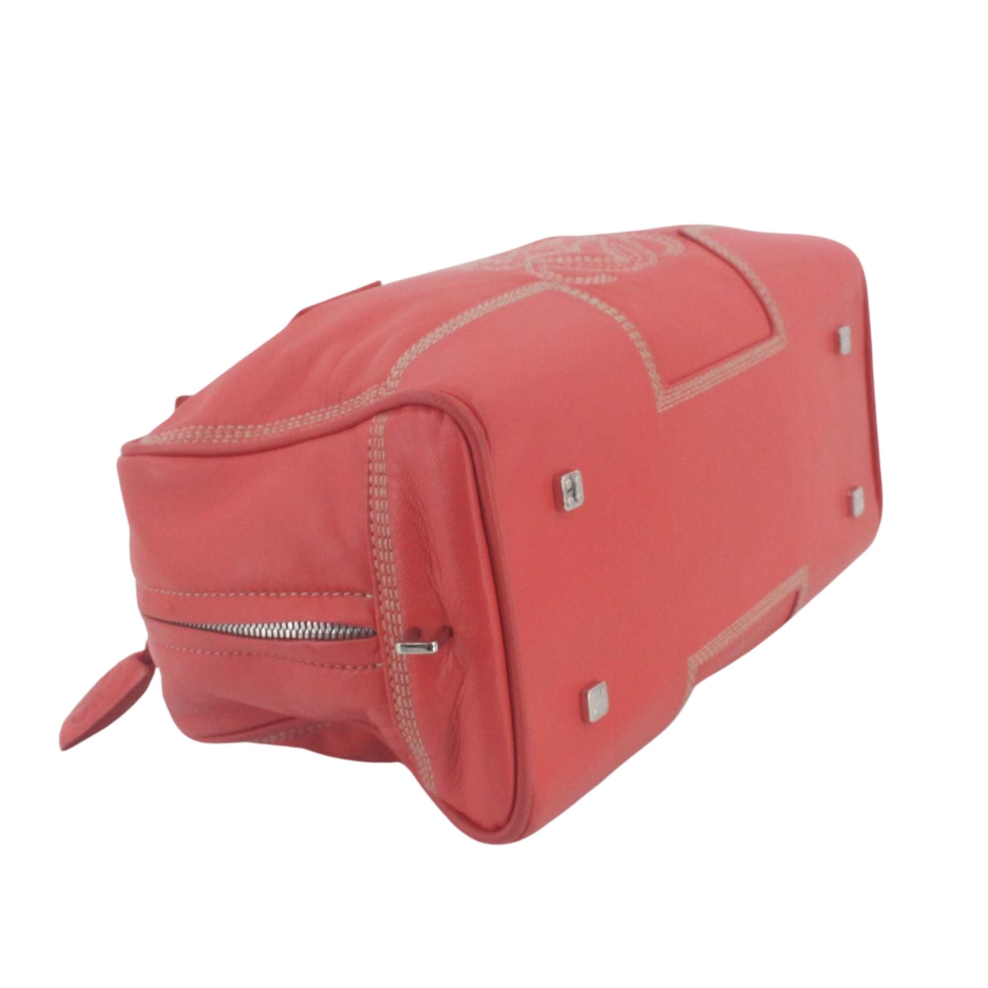 Bolso Loewe Amazona de piel roja – Un icono de la marroquinería española