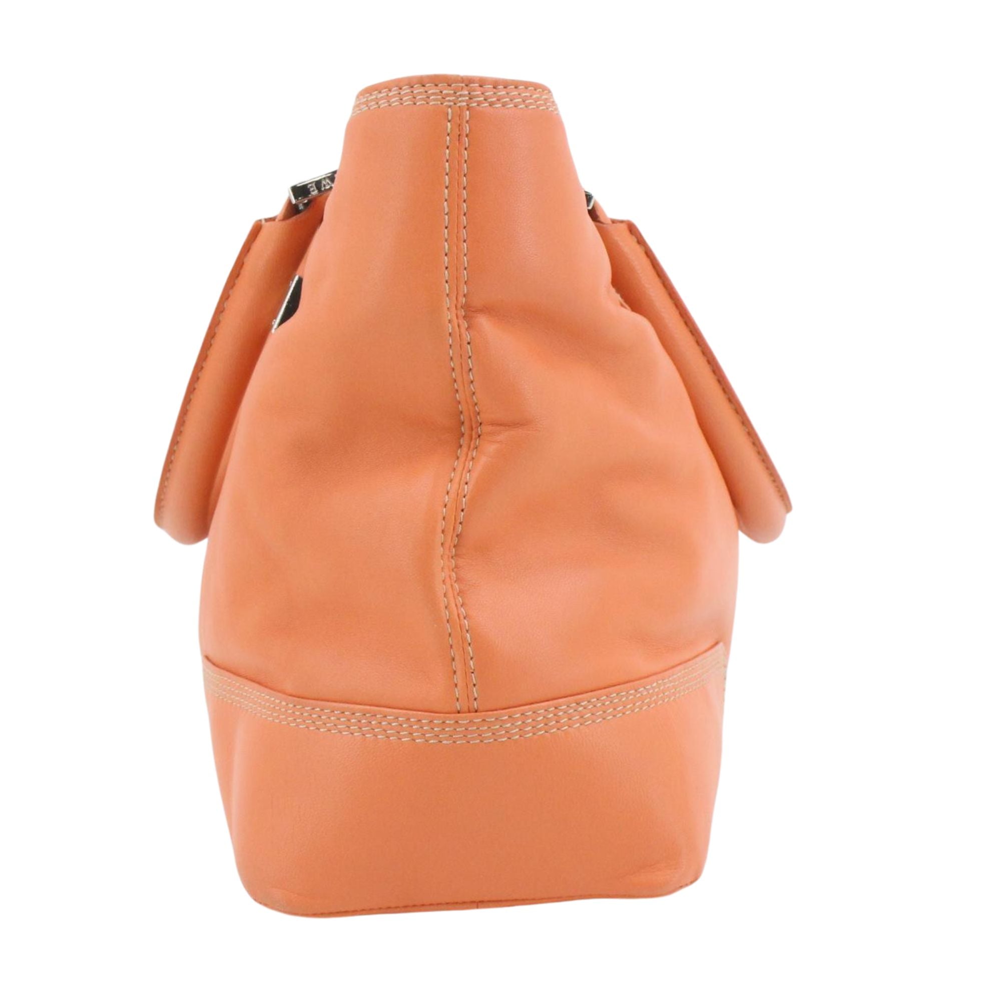 Bolso Loewe Amazona Tote de piel color melocotón – Elegancia relajada con sello artesanal