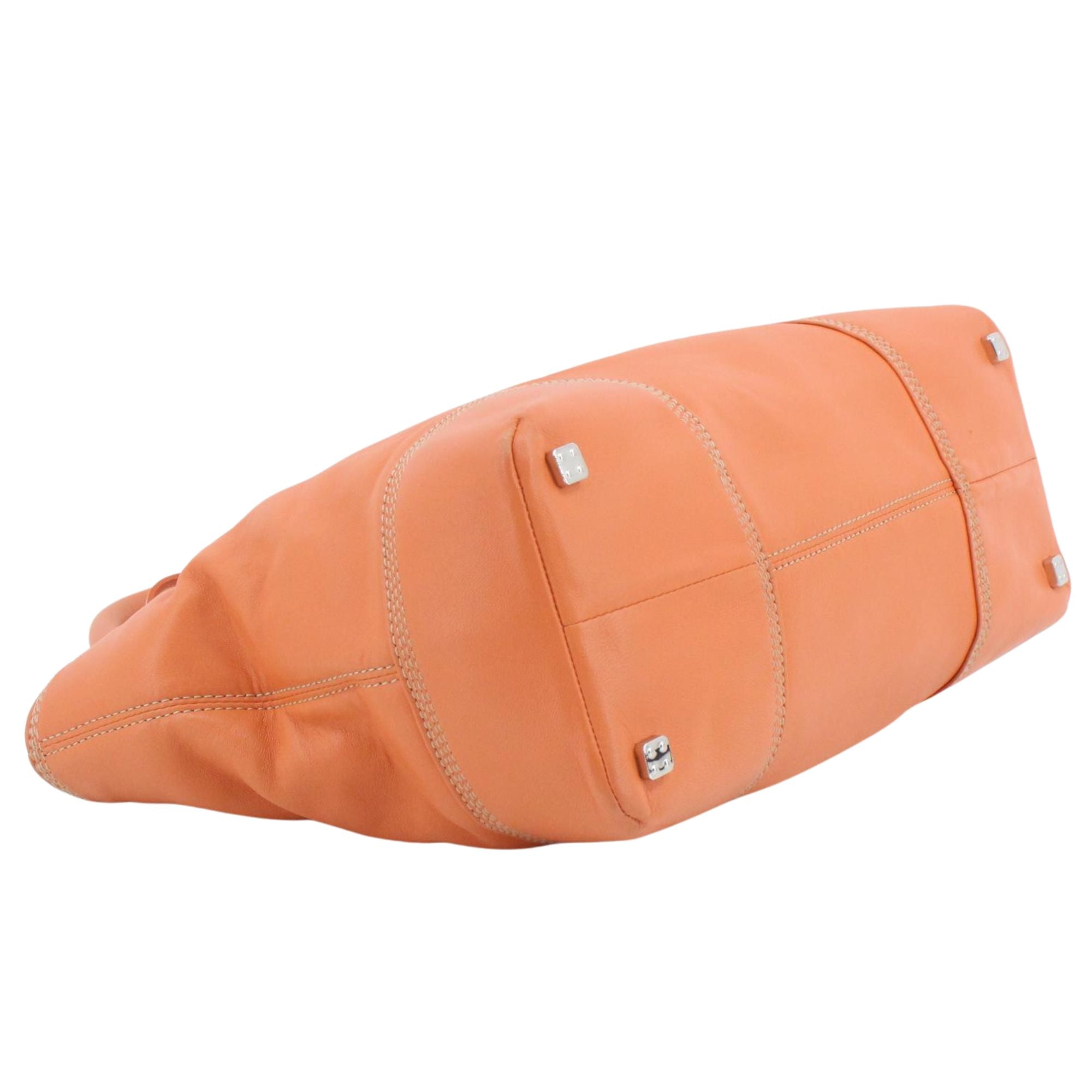 Bolso Loewe Amazona Tote de piel color melocotón – Elegancia relajada con sello artesanal