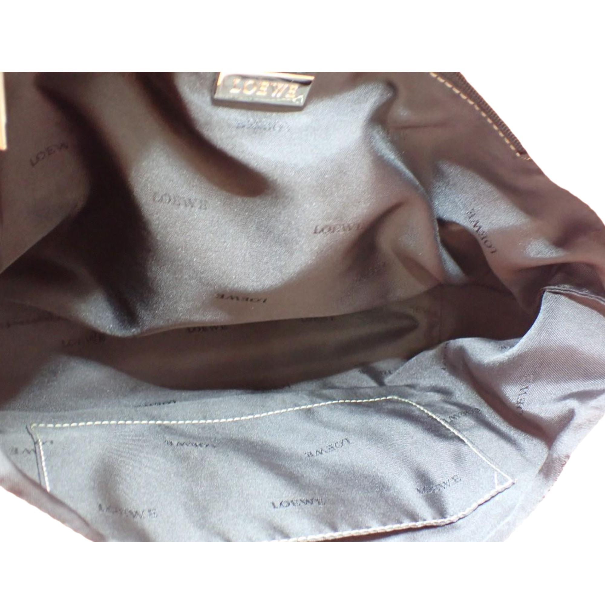 Bolso Loewe Amazona Tote de piel color melocotón – Elegancia relajada con sello artesanal