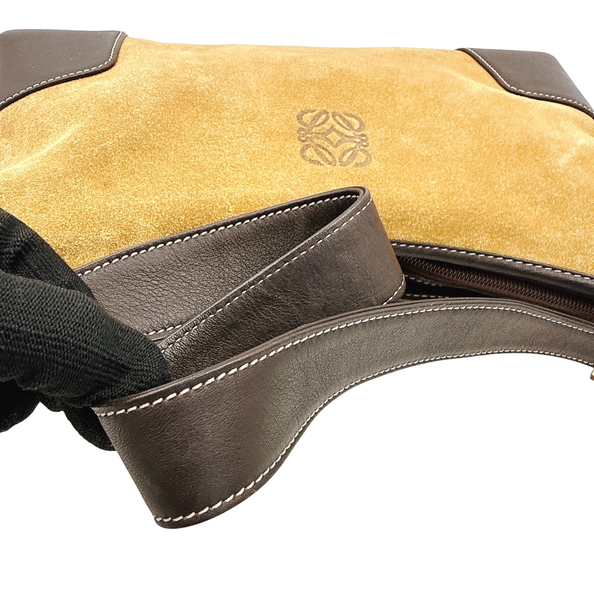 Bolso Loewe Vintage de ante camel y piel marrón – Elegancia artesanal española