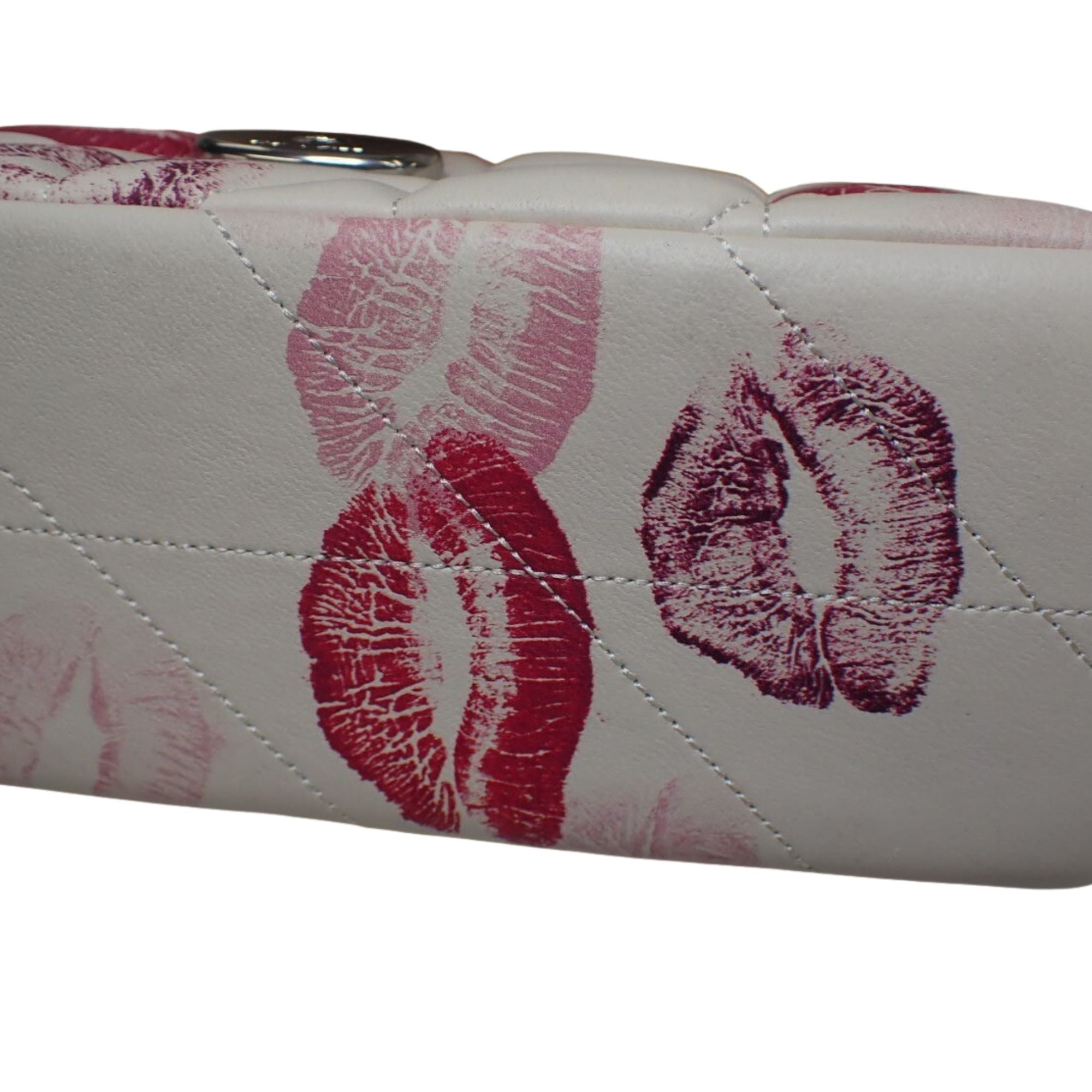Coach Pillow Tabby 20 Kiss Print en Piel Acolchada Marfil