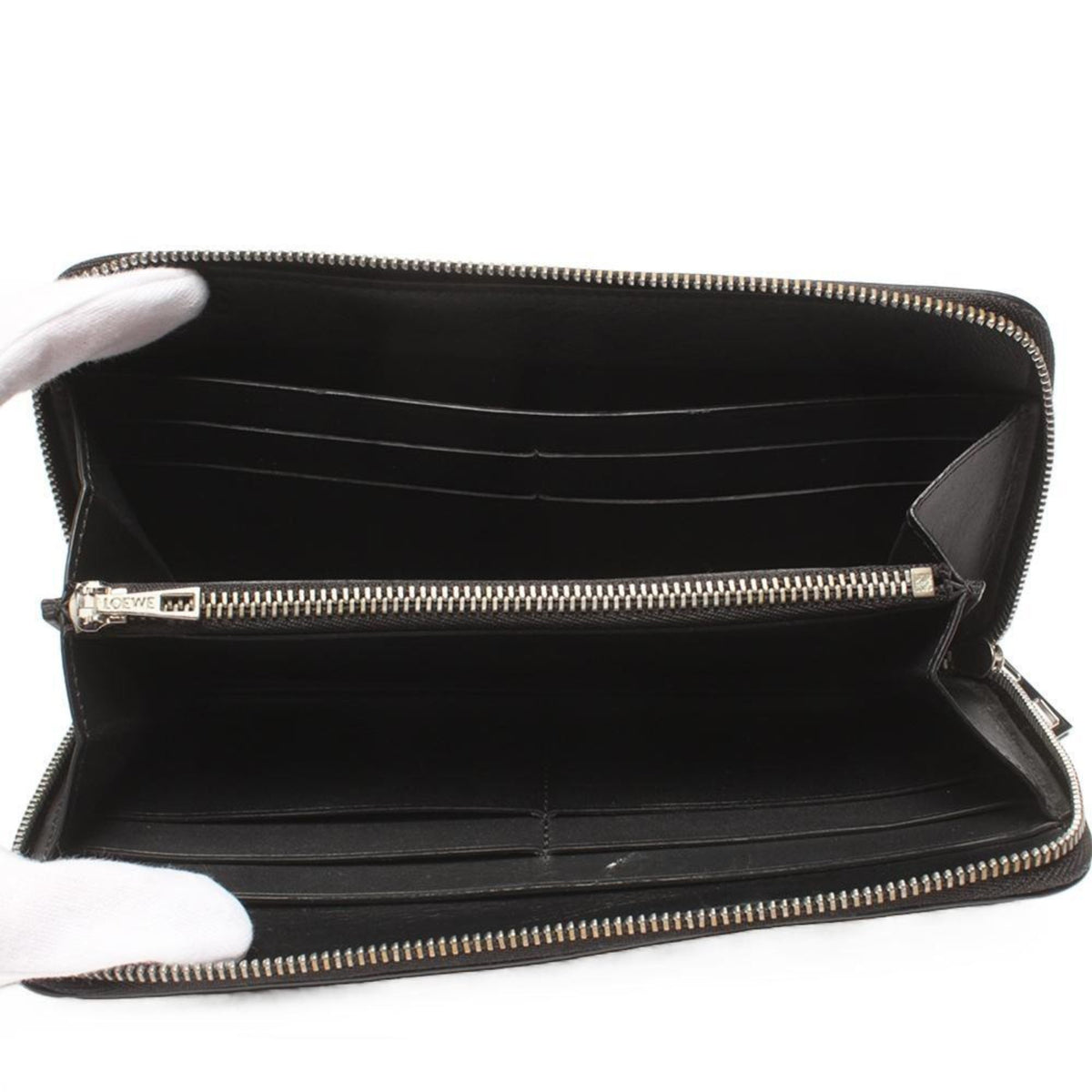 Loewe – Cartera larga de piel negra granulada con cremallera y anagrama