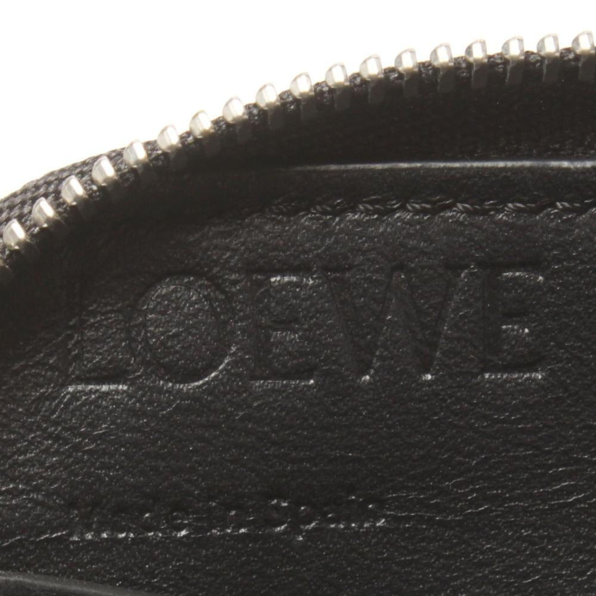 Loewe – Cartera larga de piel negra granulada con cremallera y anagrama