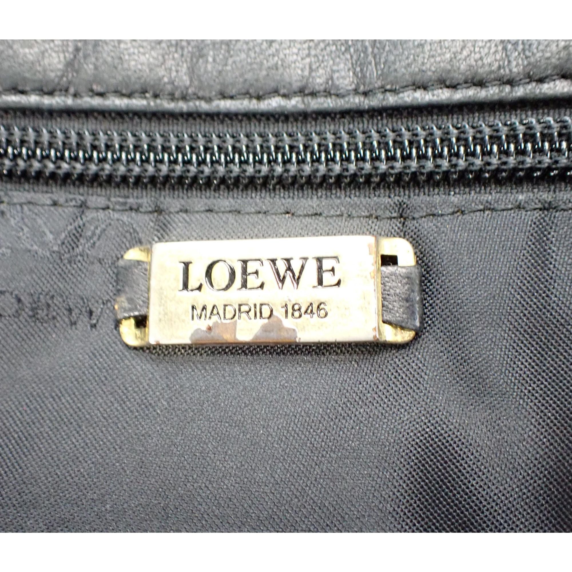 Bolso Loewe Vintage Negro de Piel Napa con Anagrama | Bolso Hobo de Lujo