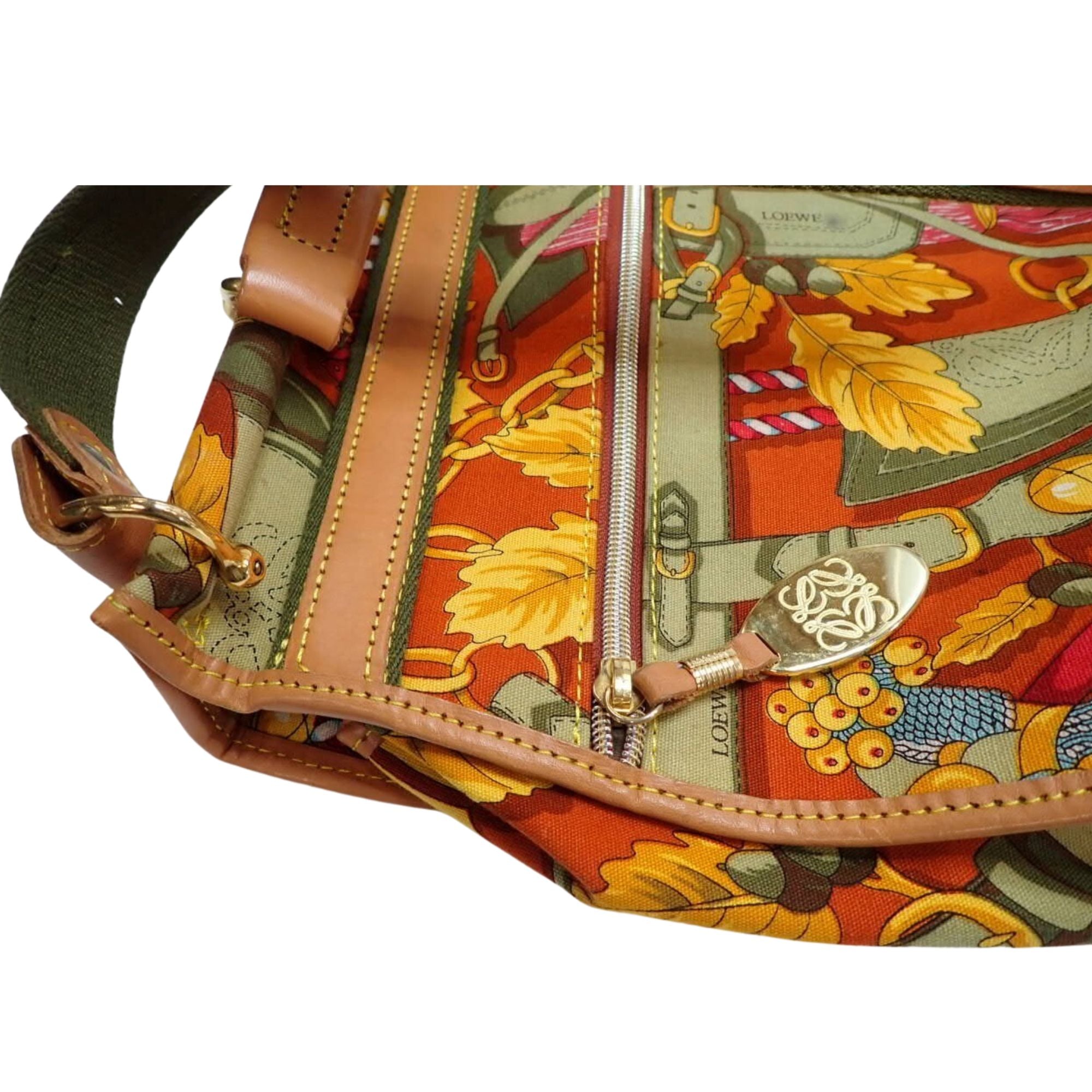 Bolso Loewe Vintage Estampado Multicolor con Detalles en Piel