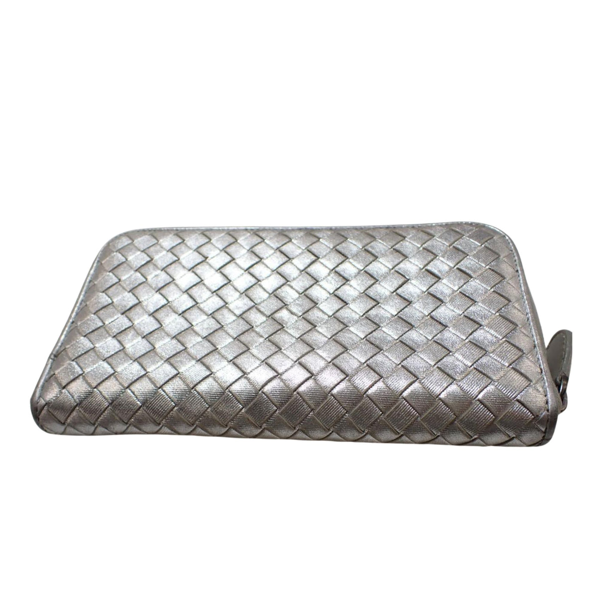 Bottega Veneta Intrecciato – Cartera de piel plateada metalizada con cremallera