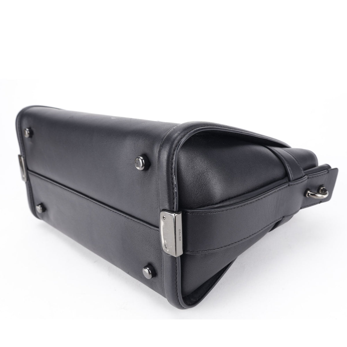 Coach Swagger 27 – Bolso de piel negra con herrajes plateados