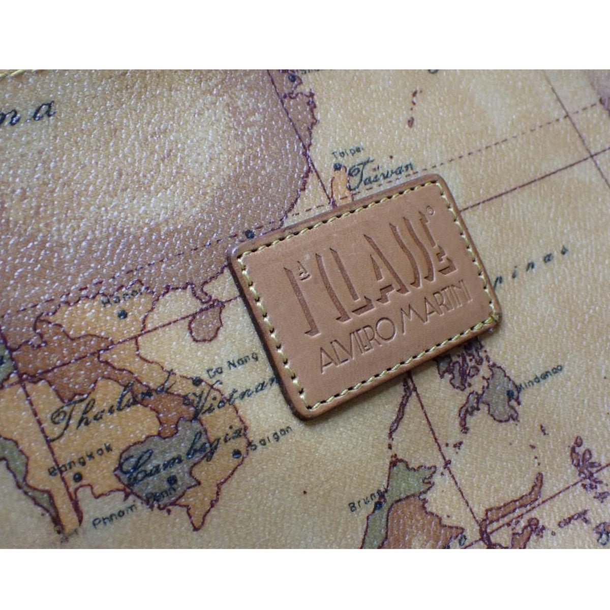 Alviero Martini Prima Classe – Bolso de hombro Geo Classic con estampado de mapa