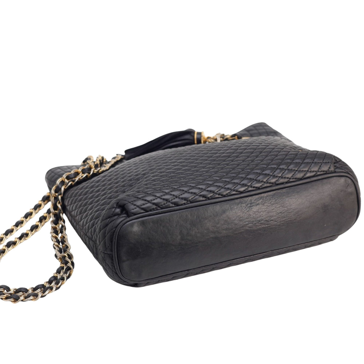 Bally – Bolso de hombro de piel negra acolchada con cadenas doradas y flecos