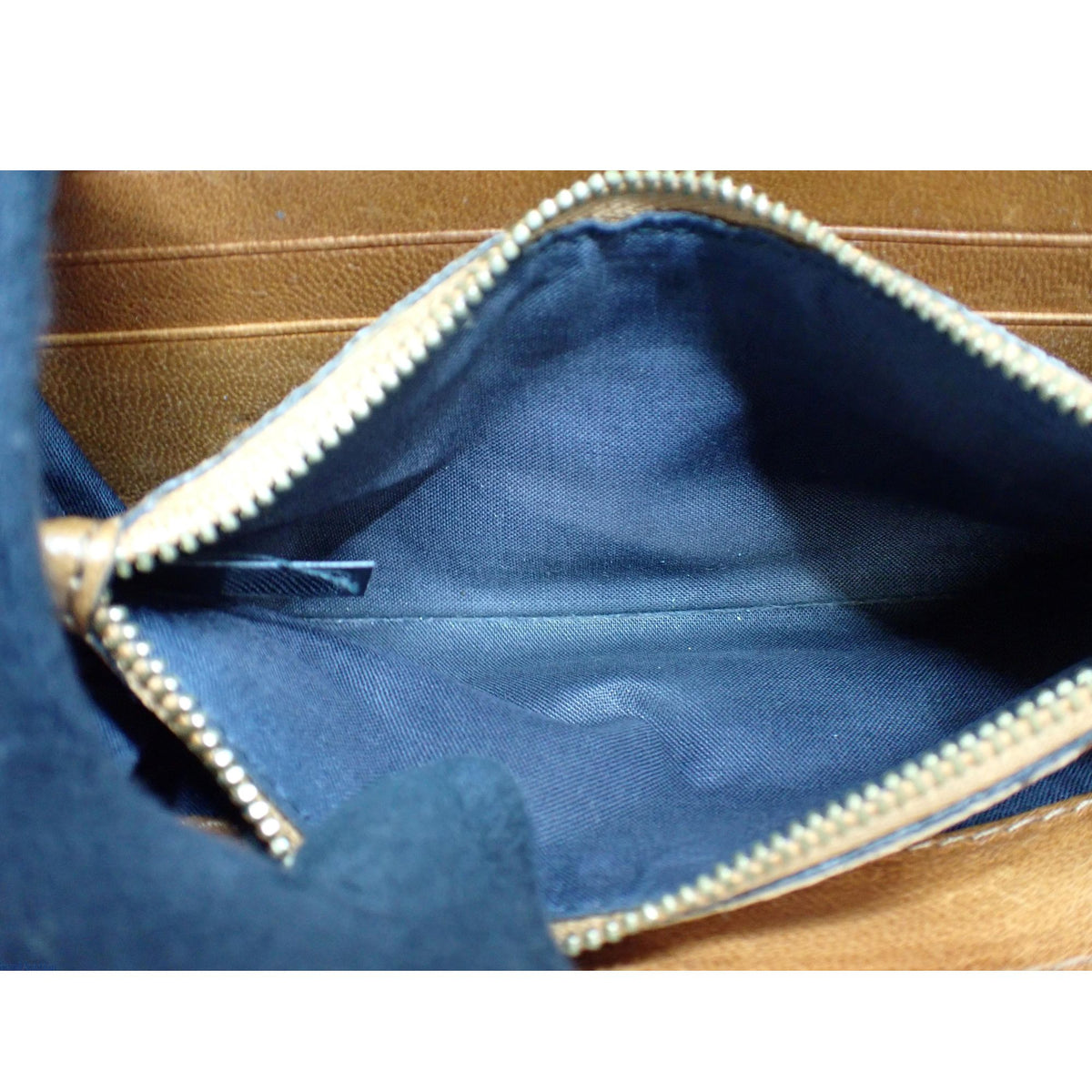 Chloé – Cartera de piel marrón coñac con placa dorada