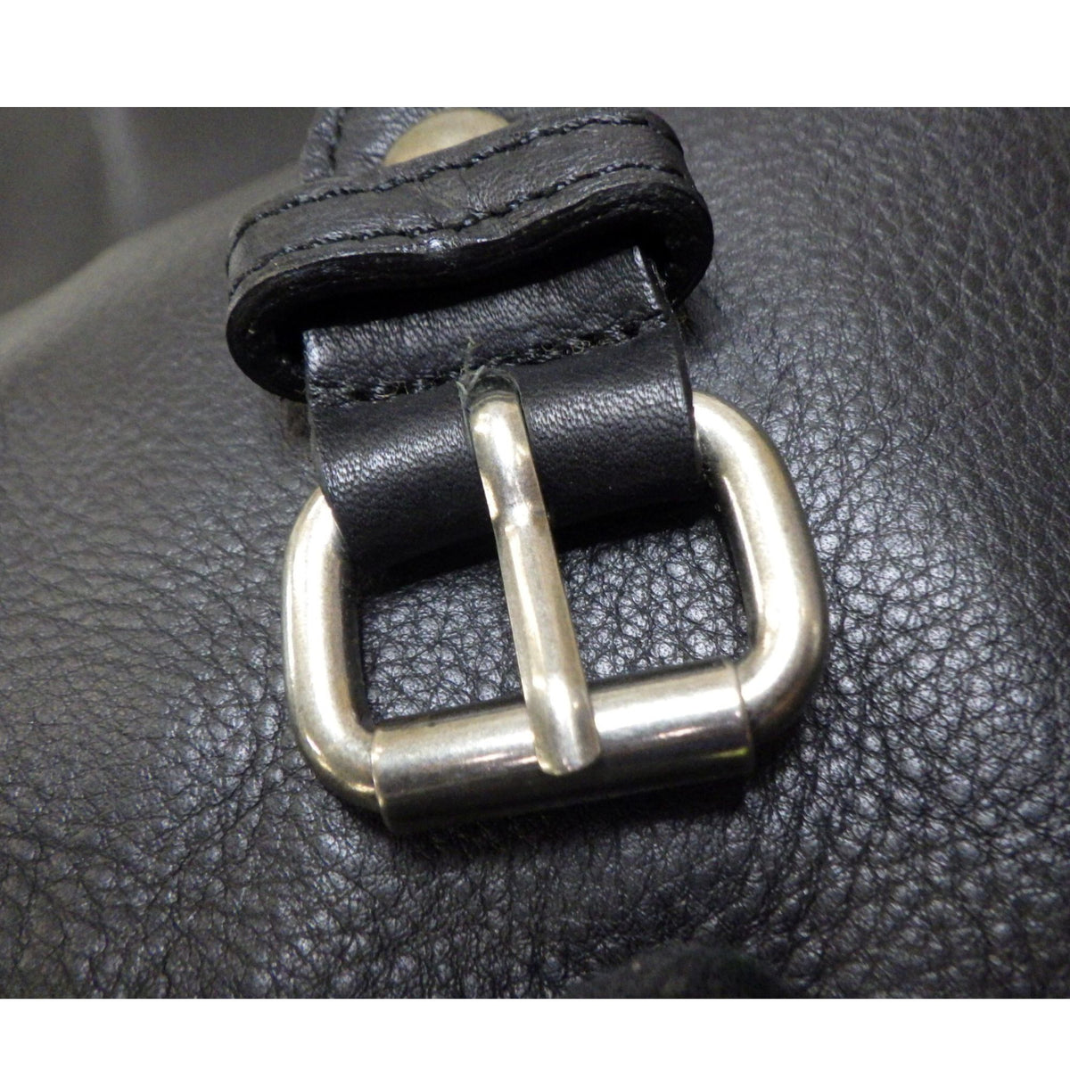 Burberry Black Label – Bolso shopper de piel negra con interior azul