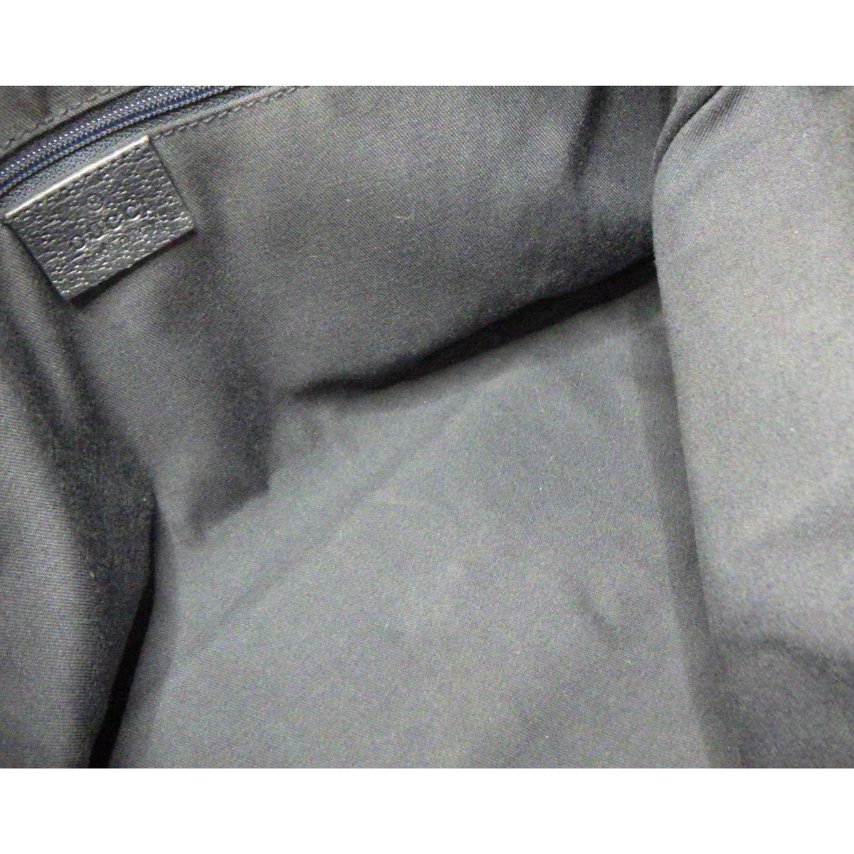 Gucci GG Monogram Vintage – Bolso de Hombro de Lona Beige y Azul Marino con Asas Web Rojas