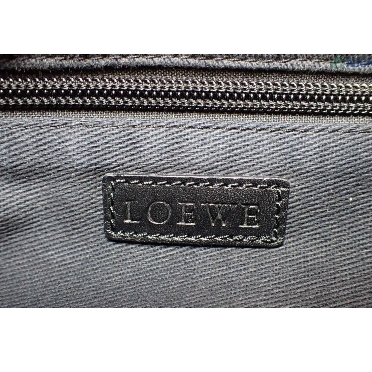 Loewe Bolso Bandolera Vintage Anagram de Jacquard Negro con Solapa