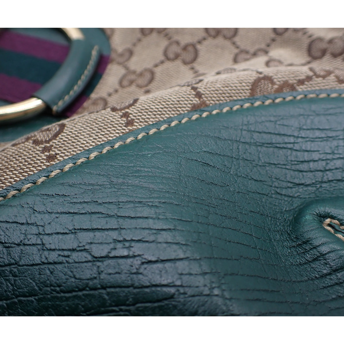 Gucci Horsebit Vintage GG Monogram – Bolso de Hombro Beige con Piel Verde