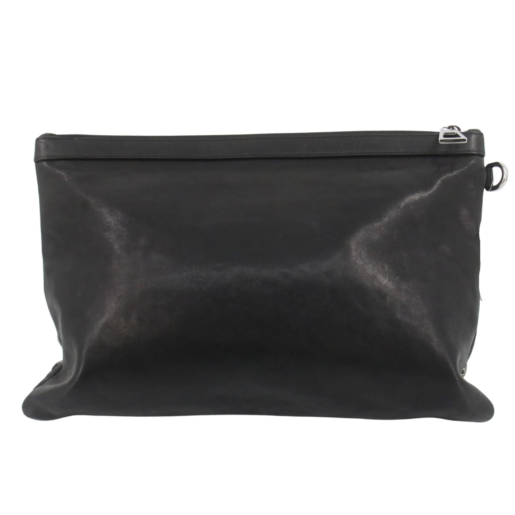 Jimmy Choo Clutch Negra de Piel con Estrellas Metálicas